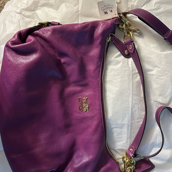 New with tag coach leatherware purse. - Picture 4 of 8